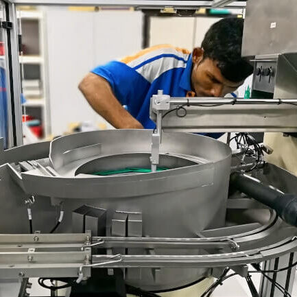 Bowl type part feeding system in use
